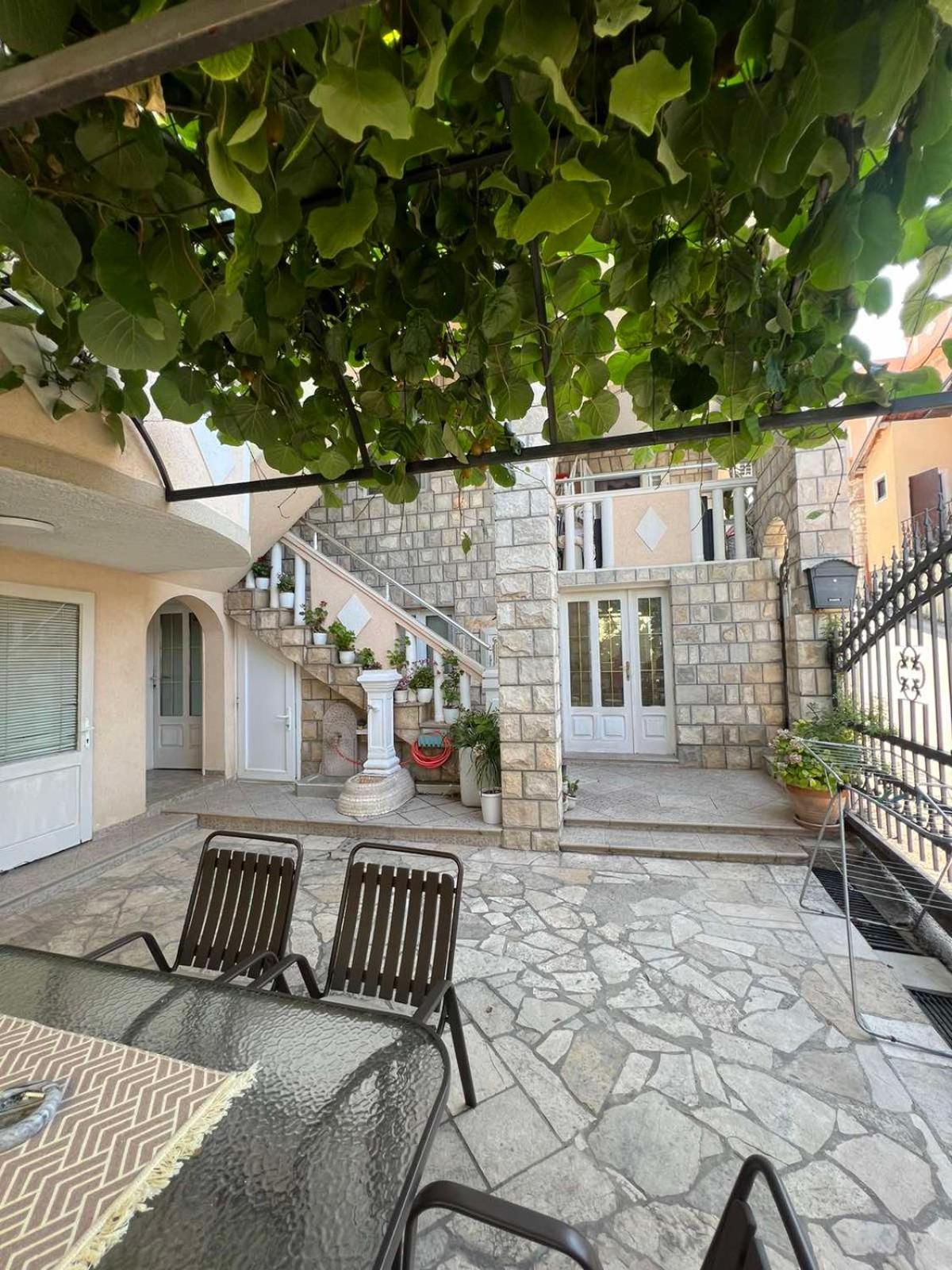 Apartments Moracanin Sutomore Bagian luar foto